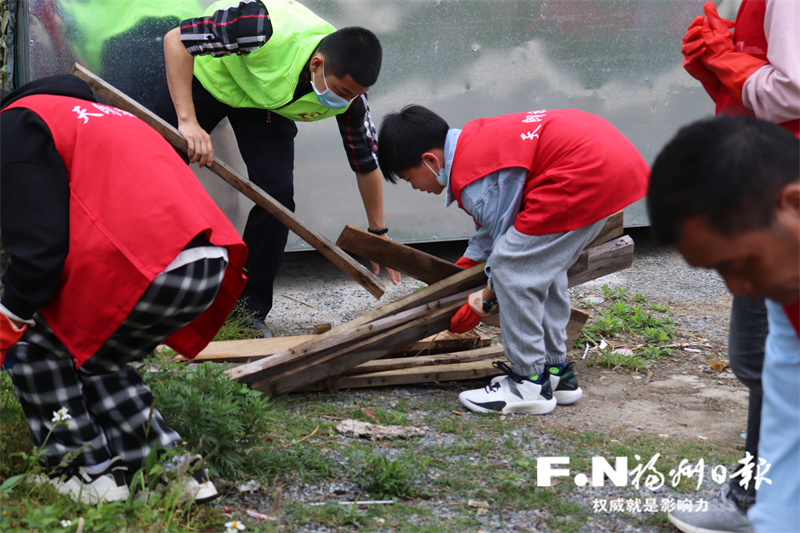 长乐鹤上镇全民参与“护河爱水、清洁家园”行动